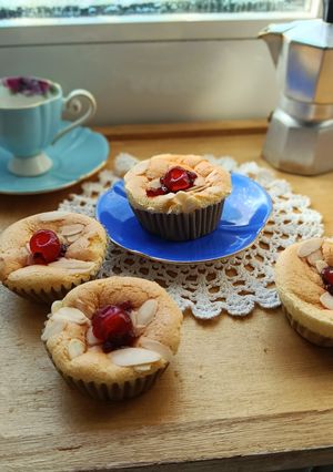 Foto resep Bolu Hongkong Cherry ala Mbak Vita Jaurina