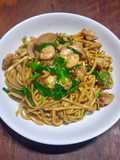 Mie goreng kucai