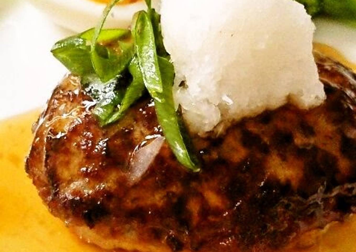 Plump Japanese-style Hamburger Steaks with Grated Daikon Radish