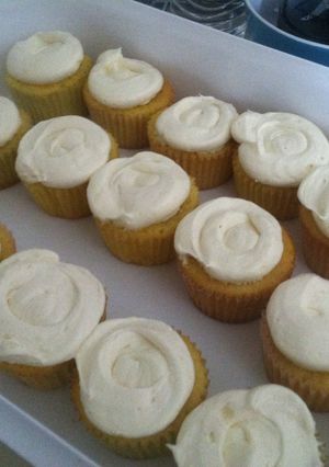 A picture of Vanilla Buttermilk Cupcakes.