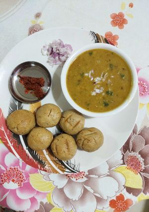 રાજસ્થાની દાલબાટી(Rajasthani Daalbati Recipe In Gujarati) રેસીપી મુખ્ય ફોટો