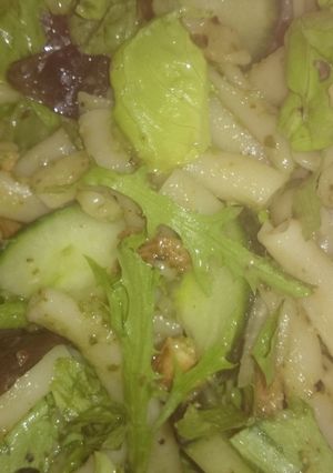 A picture of Chicken pesto pasta salad.