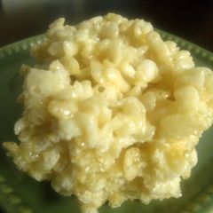 Traditional rice crispy treats A picture of Traditional rice crispy treats.
