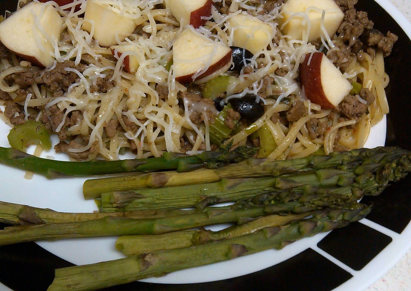 Stew with meat and apple paste