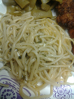 A picture of Linguine with parsley and pepper sauce.