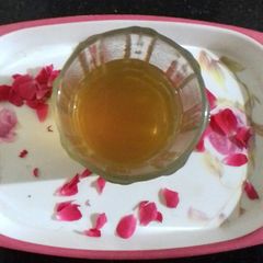 A picture of Gur ka kadha.