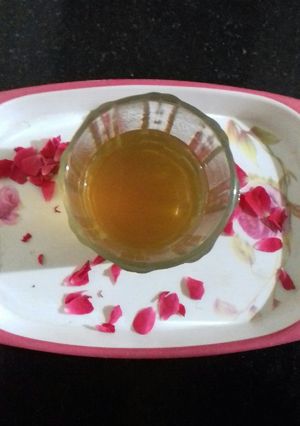 A picture of Gur ka kadha.