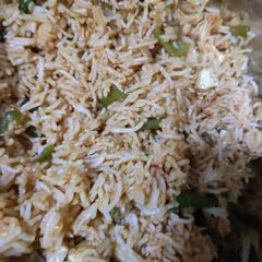 A picture of Desi fried rice.
