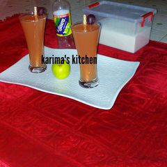 A picture of Apple grape juice.