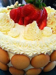 A picture of Ray's' Banana Pudding Cake.