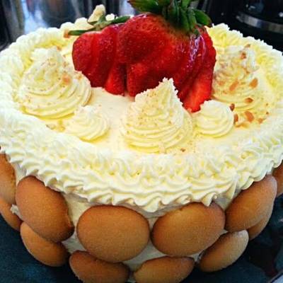 Half Banana Pudding Half Strawberry Crunch Cake Tutorial – April Michelle  Sweets