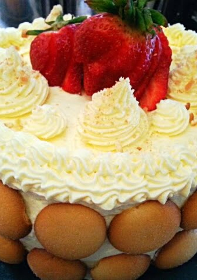 A picture of Ray's' Banana Pudding Cake.