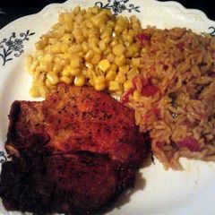 A picture of Arroz con chuletas.