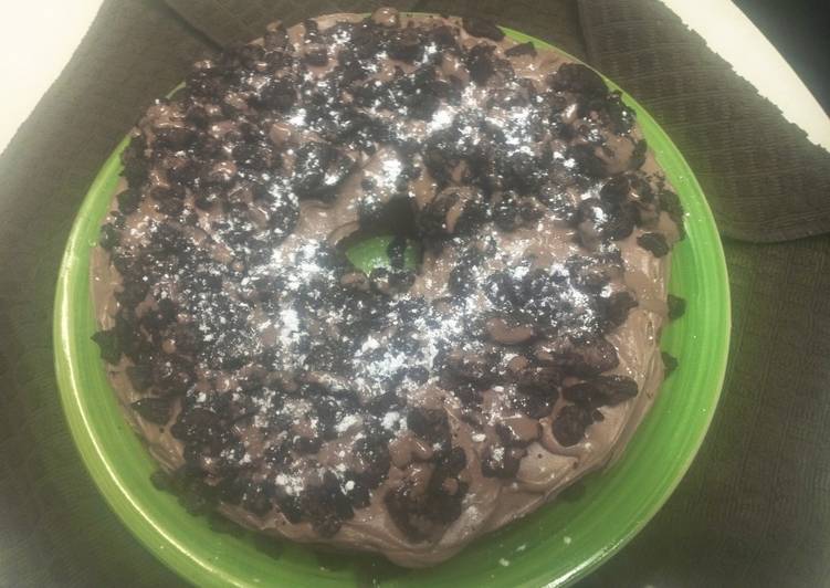 Steps to Prepare Homemade Ultimate Chocolate Crunch Cake