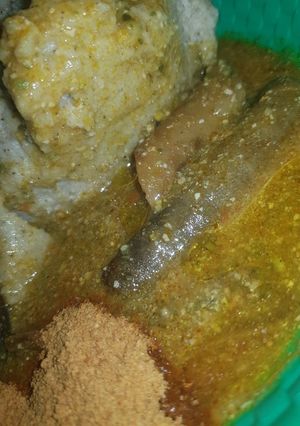A picture of Tuwon gero and dried okoro with pommoh.