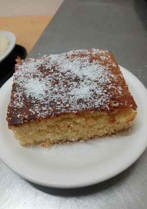 Una foto de Brownies de coco