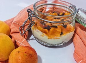 Foto di Cheesecake light alle albicocche in barattolo