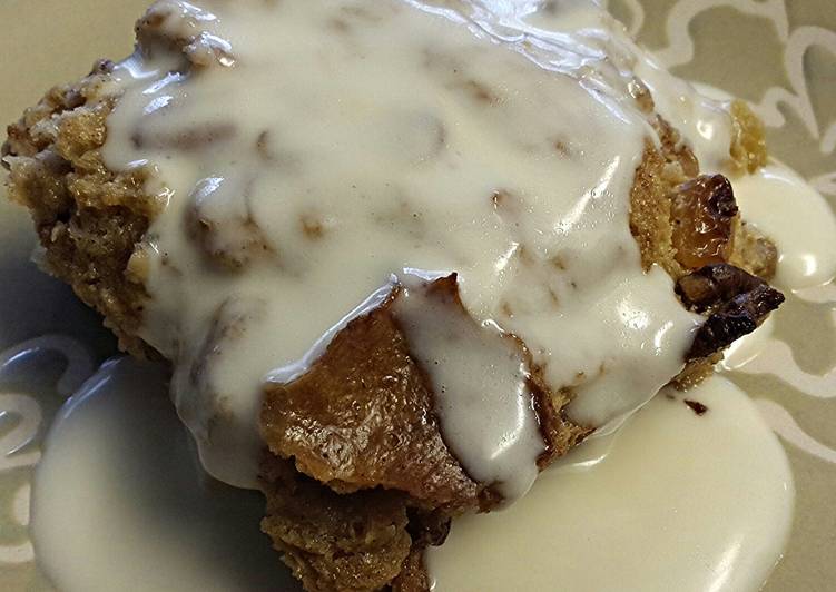 Recipe of Award-winning Bread Pudding with Whiskey Sauce