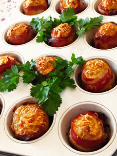 Sajtos húsgolyó, bacon ölelésben recept fotója