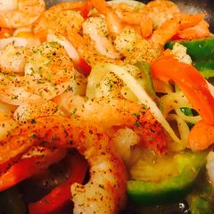 A picture of Shrimp Fajitas.