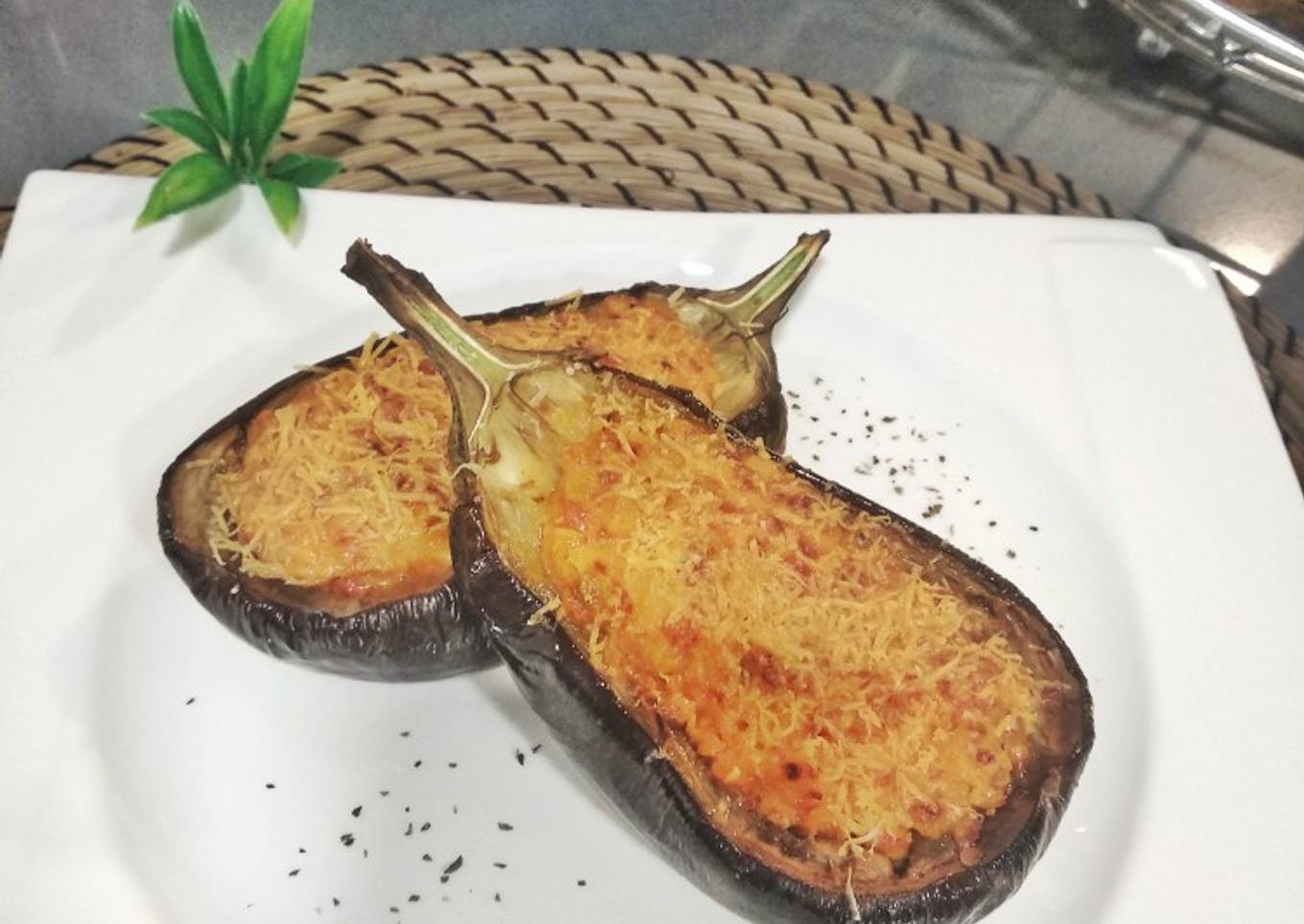 Berenjena rellena de pollo