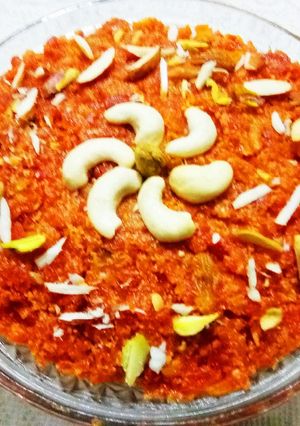 A picture of Gajar ka halwa.