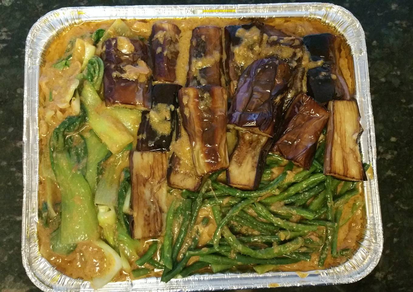 Kare-kare(oxtail and tripe in peanut sauce)