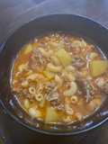 Sopita de coditos con carne molida