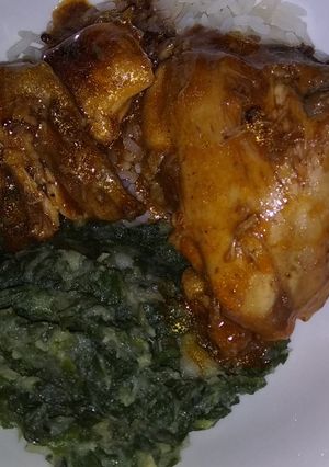 A picture of Spinach with potatoes.