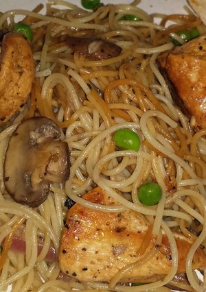 A picture of Lemon pepper pasta with chicken.