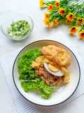 Songgobuwono with Cheddar Cheese Hollandaise Sauce