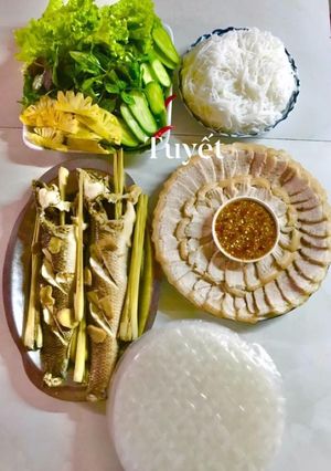 Hình của món Nay mình làm cá lóc hấp sả và thịt luộc cuốn bánh tráng chấm mắm nêm.