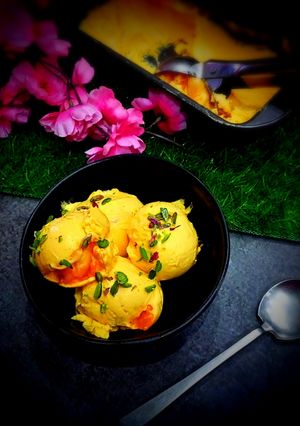 A picture of Mango ice cream.