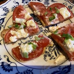 A picture of California Farm Tomato Sandwich.