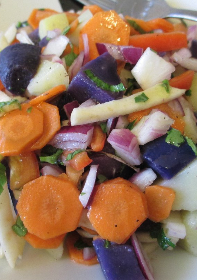 Una foto de Ensalada multicolor fácil