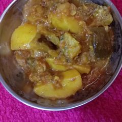 A picture of Aloo Baingan.