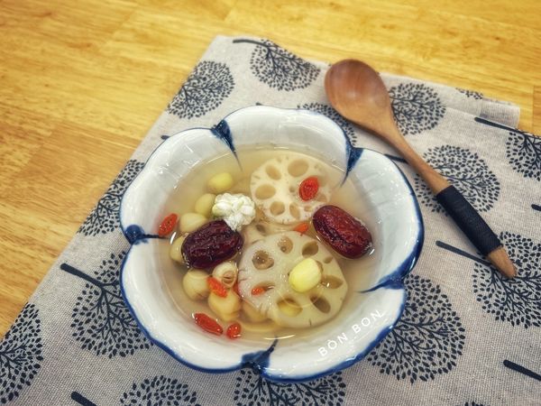 Chè Củ Sen Hạt Sen Táo Đỏ