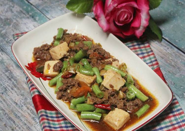 Semur pedas daging cincang buncis tahu