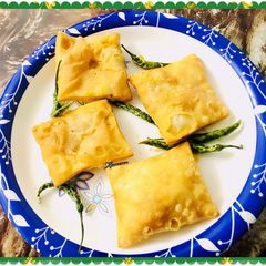 A picture of Lukmi pockets with cashews mins stuffing.
