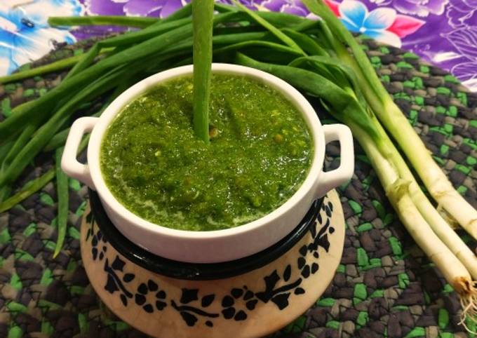 Recipe of Gordon Ramsay Leafy onion,&amp; garlic chutney