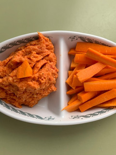 Una foto de Hummus de pimientos del piquillo