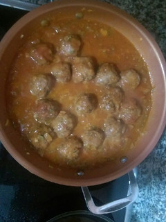 Una foto de Albóndigas en salsa de tomate. Rico rico!