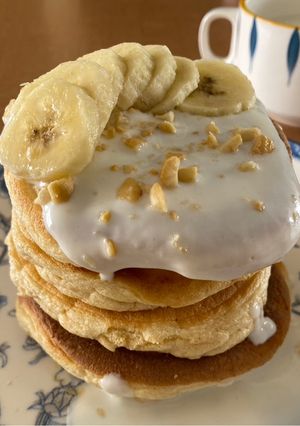 Una foto de Hot cakes japoneses (con avena 🌾) / Fluffy japanese soufflé pancakes / #recipejapanese