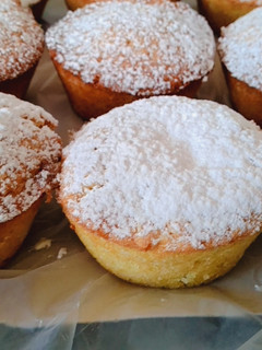 Una foto de Muffins de coco y dulce de leche!