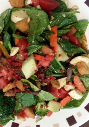 A picture of Home made salad.