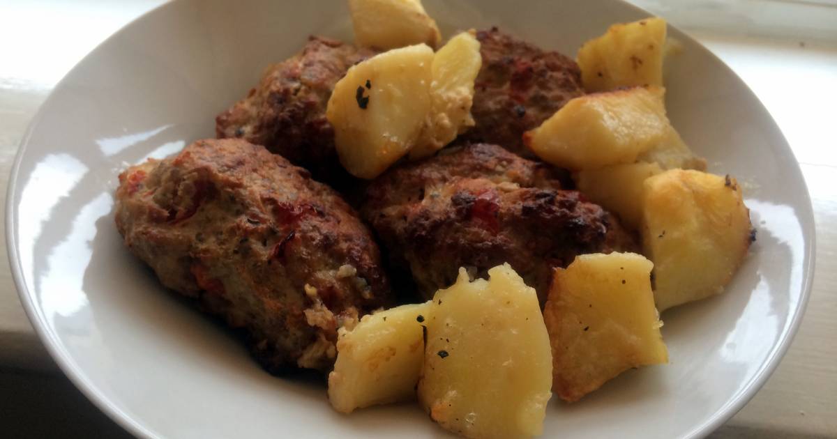 Oven baked turkey burgers and potatoes Recipe by gio86ta Cookpad