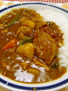 A picture of Summer Vegetable Curry with Chicken and Canned Tomatoes.