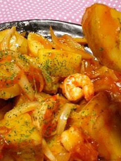 A picture of Hearty Shrimp In Chili Sauce With Potatoes.