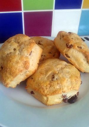 A picture of Vickys Dried Fruit & Apple Scones, GF DF EF SF NF.