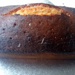 A picture of lemon drizzle cake.